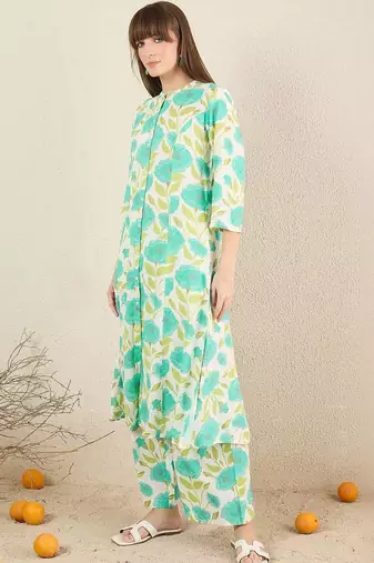 Women Floral Printed Regular Kurta with Palazzos
