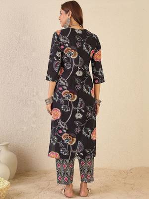 Women Floral Printed Regular Pure Cotton Kurta with Trousers 4