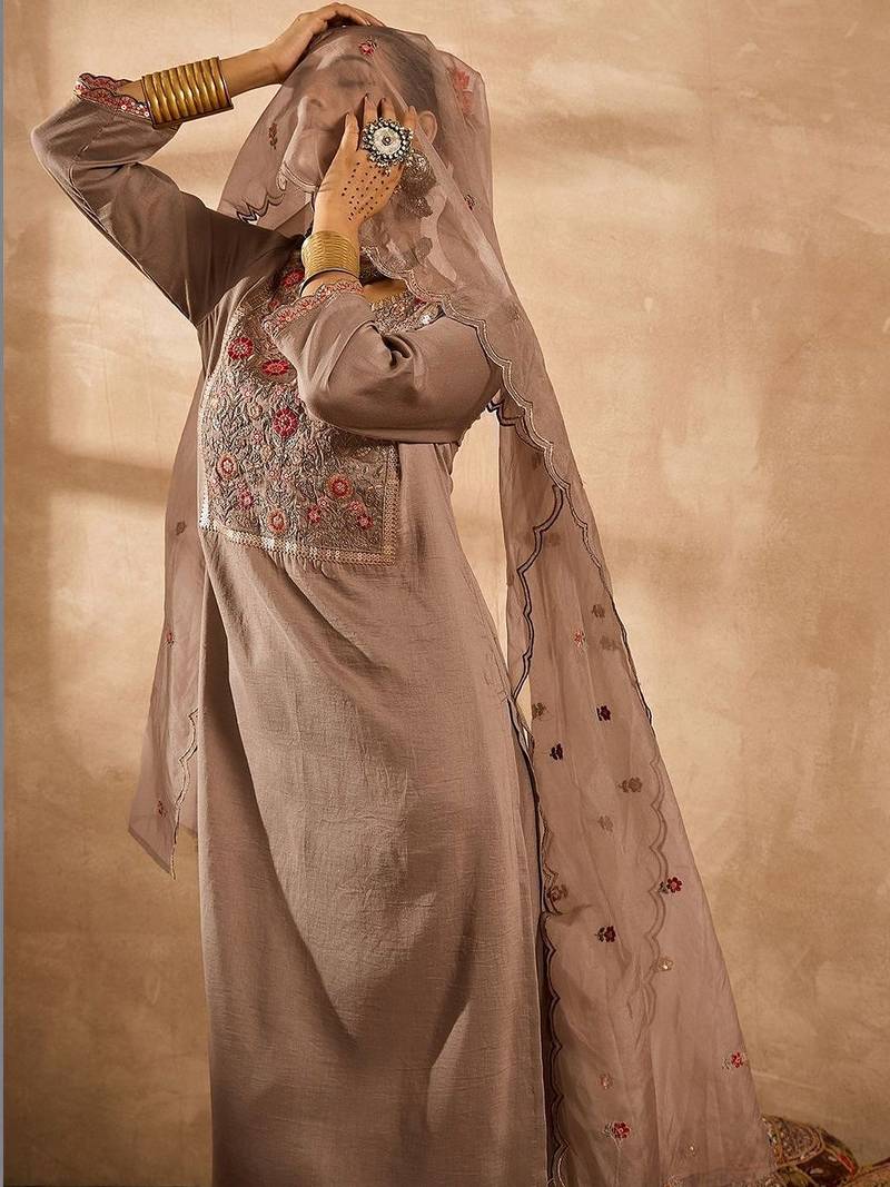 Women Floral Embroidered Regular Thread Work Kurta with Trousers & With Dupatta