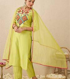 Women Ethnic Motifs Embroidered Regular Thread Work Liva Kurta with Trousers & With Dupatta