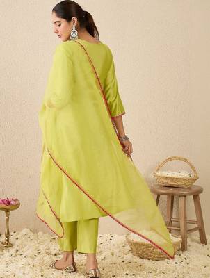 Women Ethnic Motifs Embroidered Regular Thread Work Liva Kurta with Trousers & With Dupatta 4