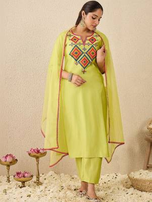 Women Ethnic Motifs Embroidered Regular Thread Work Liva Kurta with Trousers & With Dupatta 6