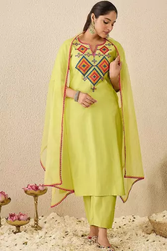 Women Ethnic Motifs Embroidered Regular Thread Work Liva Kurta with Trousers & With Dupatta