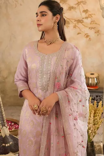 Women Regular Thread Work Kurta with Trousers & With Dupatta