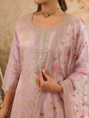 Women Regular Thread Work Kurta with Trousers & With Dupatta 6