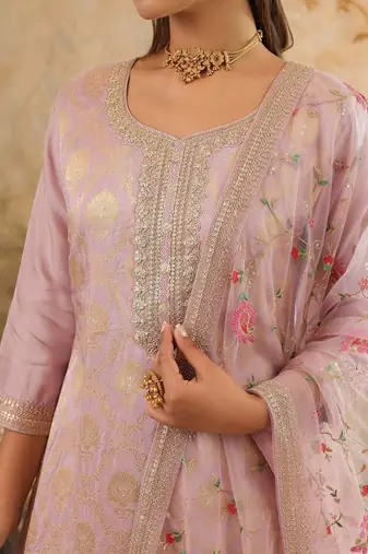 Women Regular Thread Work Kurta with Trousers & With Dupatta