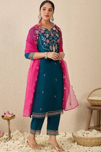 Women Floral Embroidered Regular Thread Work Kurta with Trousers & With Dupatta