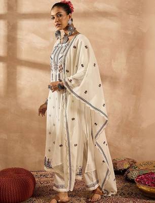 Women Ethnic Motifs Embroidered Regular Thread Work Pure Cotton Kurta with Trousers & With Dupatta 4