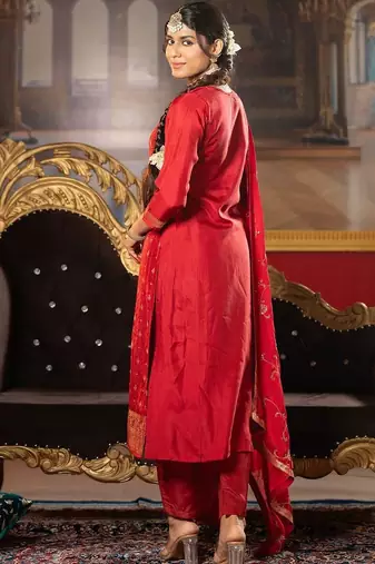 Women Ethnic Motifs Regular Kurta with Trousers & With Dupatta