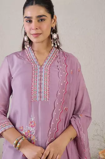 Women Ethnic Motifs Embroidered Regular Thread Work Kurta with Trousers & With Dupatta