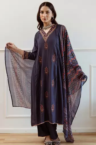Women Ethnic Motifs Embroidered Regular Thread Work Kurta with Trousers & With Dupatta