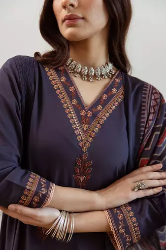 Women Ethnic Motifs Embroidered Regular Thread Work Kurta with Trousers & With Dupatta