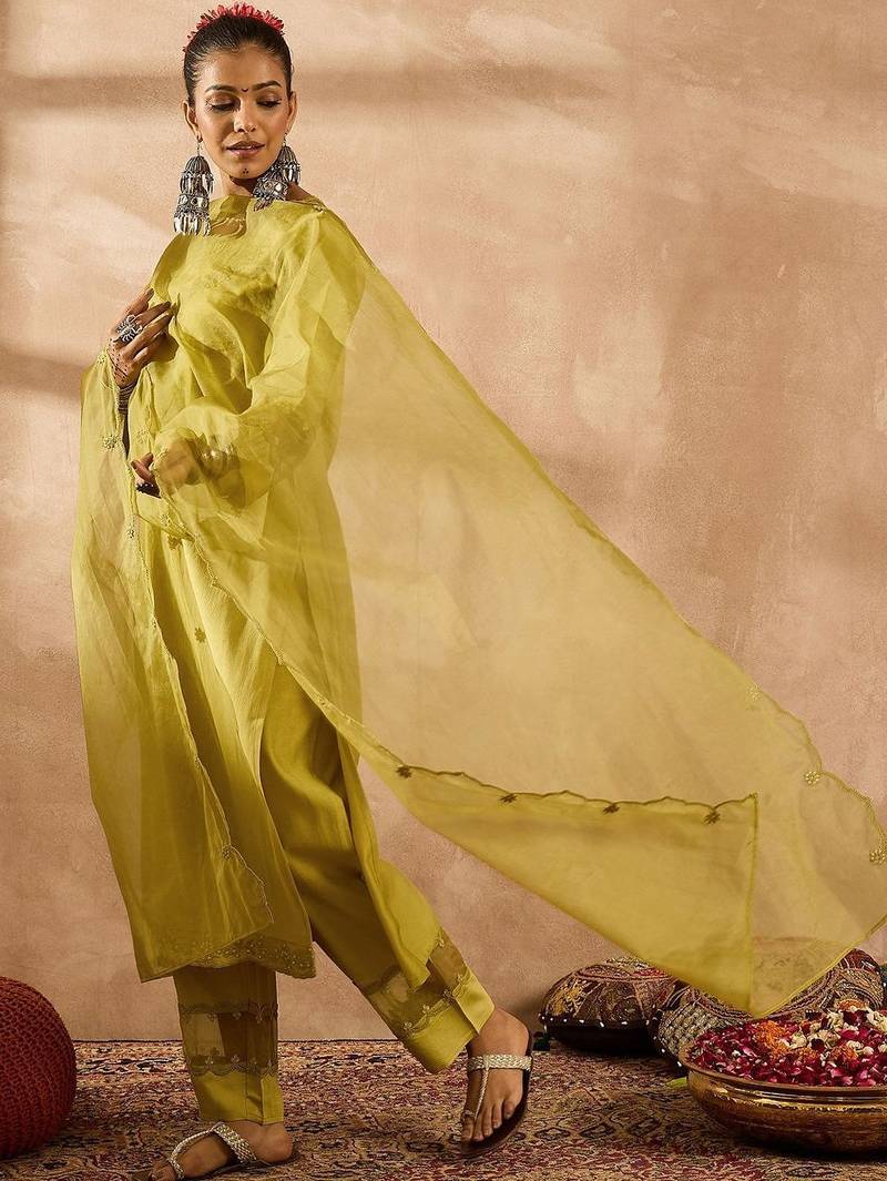 Women Ethnic Motifs Embroidered Regular Thread Work Liva Kurta with Trousers & With Dupatta