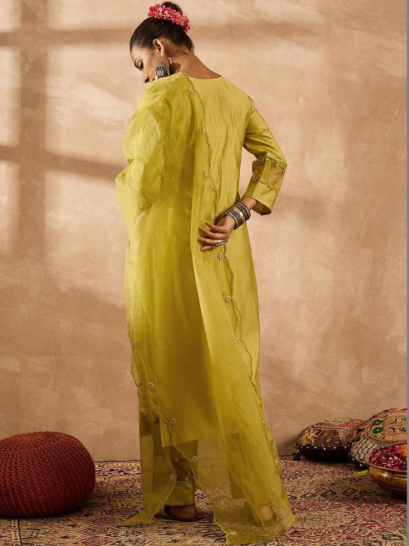 Women Ethnic Motifs Embroidered Regular Thread Work Liva Kurta with Trousers & With Dupatta
