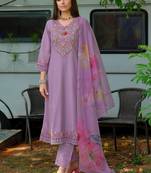 Women Floral Embroidered Regular Thread Work Kurta with Trousers & With Dupatta