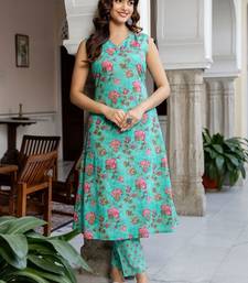 Women Floral Printed Regular Pure Cotton Kurta with Trousers