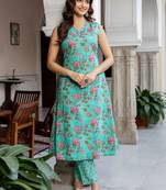Women Floral Printed Regular Pure Cotton Kurta with Trousers