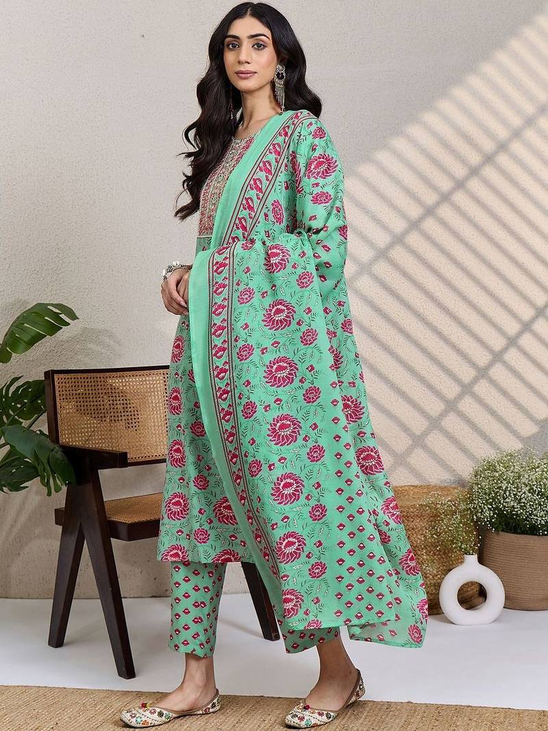 Women Floral Printed Regular Mirror Work Kurta with Trousers & With Dupatta