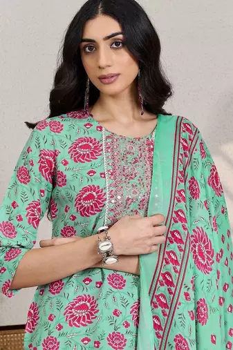 Women Floral Printed Regular Mirror Work Kurta with Trousers & With Dupatta