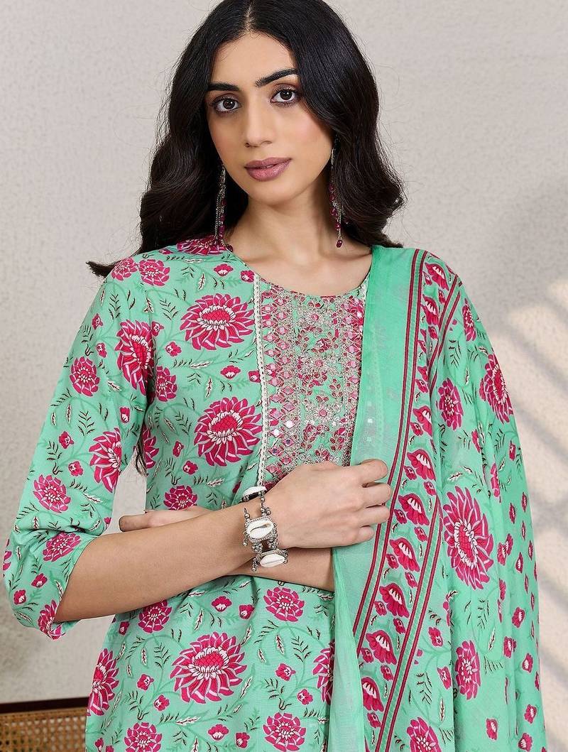 Women Floral Printed Regular Mirror Work Kurta with Trousers & With Dupatta