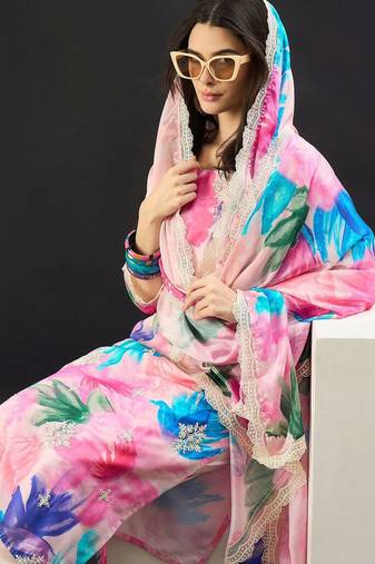 Women Floral Printed Regular Thread Work Kurta with Trousers & With Dupatta