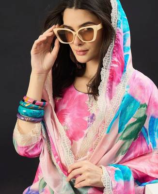 Women Floral Printed Regular Thread Work Kurta with Trousers & With Dupatta 3