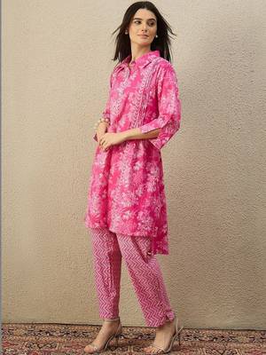 Women Floral Printed Regular Pure Cotton Kurta with Trousers 4