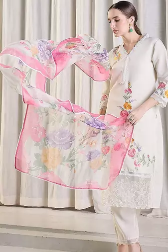Women Floral Embroidered Regular Thread Work Kurta with Trousers & With Dupatta