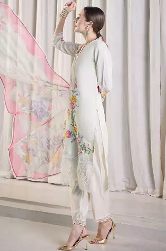 Women Floral Embroidered Regular Thread Work Kurta with Trousers & With Dupatta