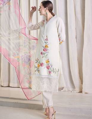 Women Floral Embroidered Regular Thread Work Kurta with Trousers & With Dupatta 4