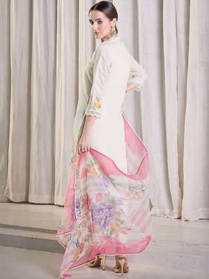 Women Floral Embroidered Regular Thread Work Kurta with Trousers & With Dupatta 5