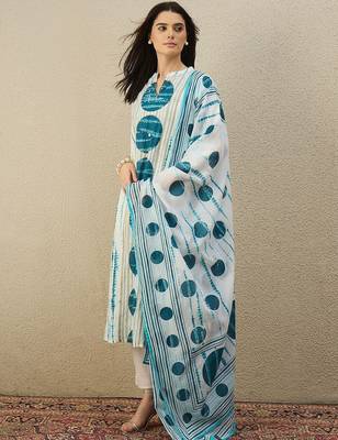 Women Printed Regular Pure Cotton Kurta with Trousers & With Dupatta 4