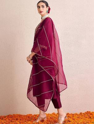 Women Ethnic Motifs Embroidered Pleated Thread Work Liva Kurta with Trousers & With Dupatta 4