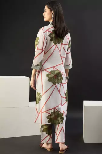 Women Floral Printed Regular Pure Cotton Kurta with Trousers