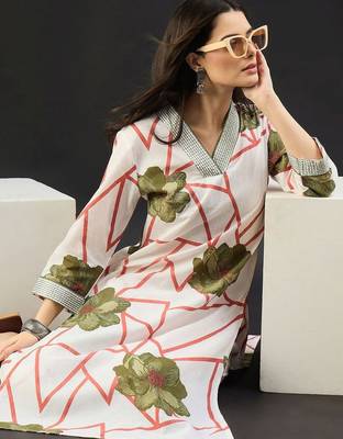 Women Floral Printed Regular Pure Cotton Kurta with Trousers 6