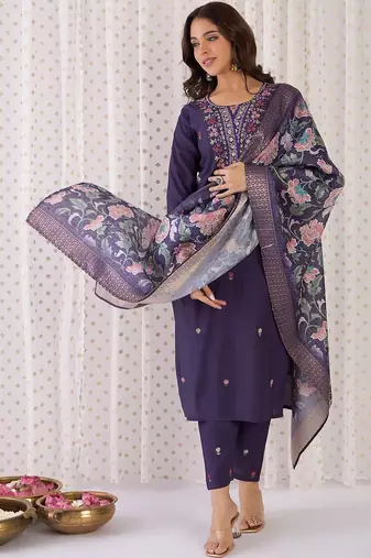 Women Floral Embroidered Regular Thread Work Kurta with Trousers & With Dupatta