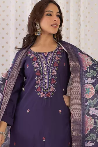 Women Floral Embroidered Regular Thread Work Kurta with Trousers & With Dupatta