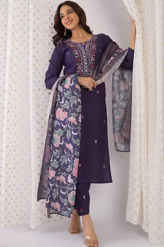 Women Floral Embroidered Regular Thread Work Kurta with Trousers & With Dupatta