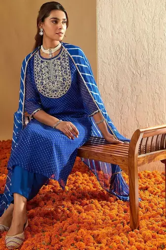 Women Ethnic Motifs Embroidered Thread Work Kurta with Trousers & With Dupatta