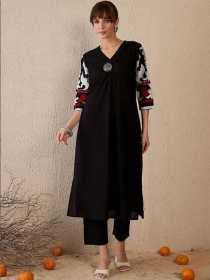 Women Ethnic Motifs Printed Regular Pure Cotton Kurta with Trousers 2