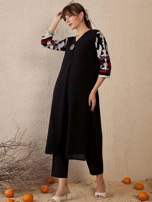 Women Ethnic Motifs Printed Regular Pure Cotton Kurta with Trousers 4