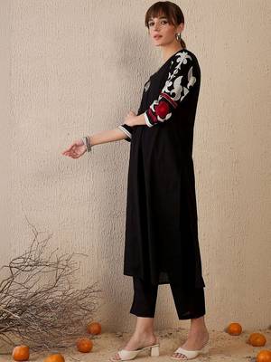 Women Ethnic Motifs Printed Regular Pure Cotton Kurta with Trousers 5