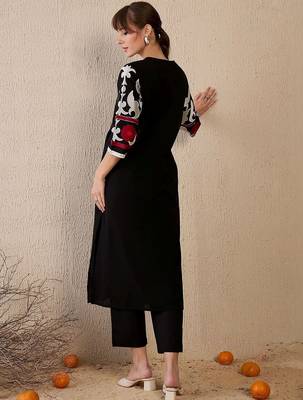 Women Ethnic Motifs Printed Regular Pure Cotton Kurta with Trousers 6