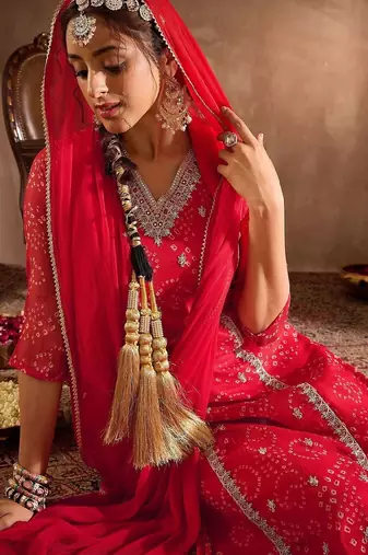 Women Ethnic Motifs Printed Thread Work Silk Chiffon Kurta with Trouser & Dupatta