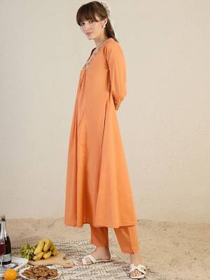 Women Ethnic Motifs Embroidered Panelled Thread Work Pure Cotton Kurta with Trousers 5