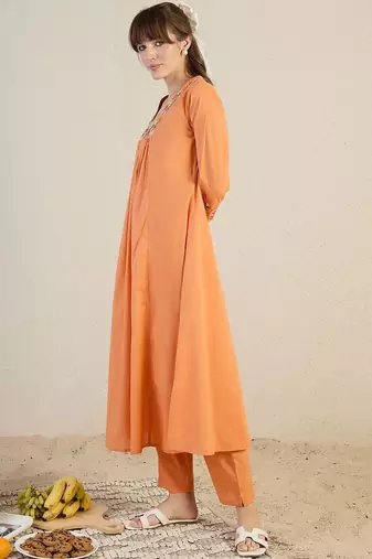 Women Ethnic Motifs Embroidered Panelled Thread Work Pure Cotton Kurta with Trousers