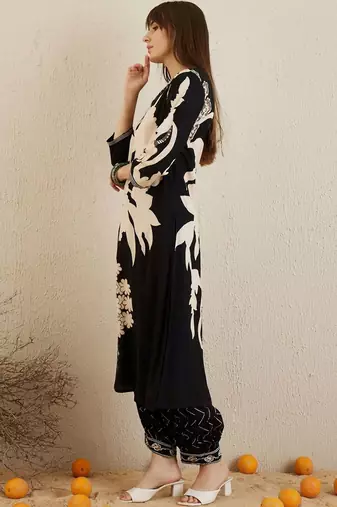 Women Floral Printed Regular Thread Work Kurta with Trousers
