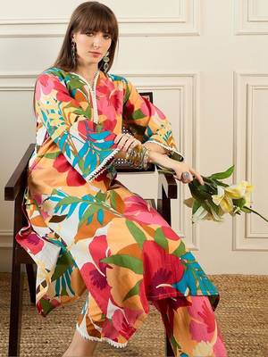 Women Floral Printed Regular Pure Cotton Kurta with Trousers 1