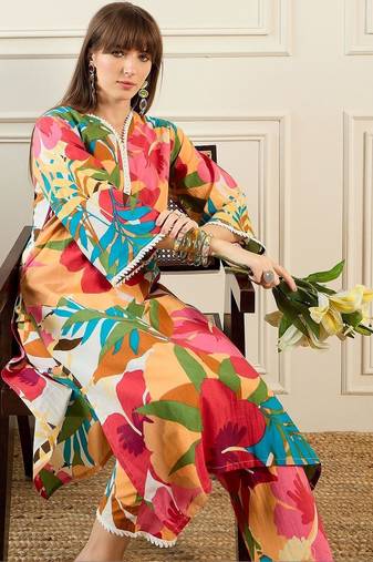 Women Floral Printed Regular Pure Cotton Kurta with Trousers
