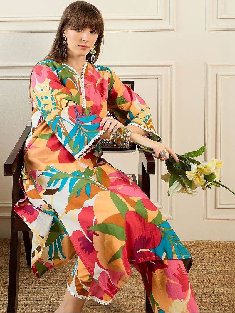 Women Floral Printed Regular Pure Cotton Kurta with Trousers